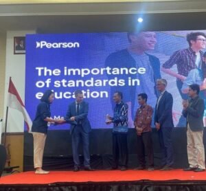 Pesantren Ihsanul Fikri Magelang, Pearson GSE Partner, Silver Partner, Mike Mayor, Pendidikan Bahasa Inggris, Pesantren Modern, Standar Internasional, Global Scale of English, Berita Pendidikan Magelang